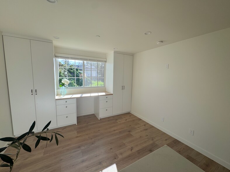 Plenty of storage throughout - 230 W Cedar Ave