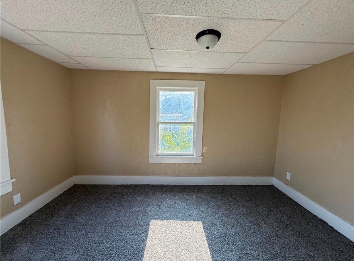 Building Photo - 303 E Lutton St