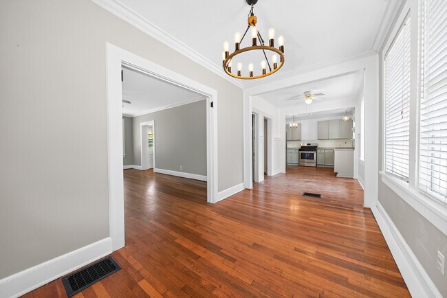 Building Photo - 1237 Owsley Ave