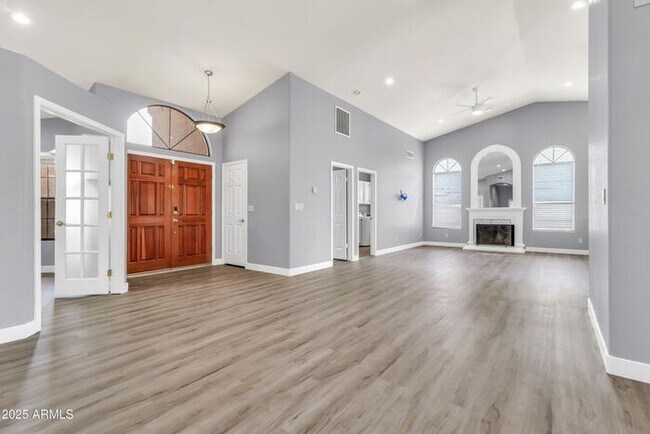 Building Photo - MOVE IN SPECIALS!! 15 DAYS RENT FREE!! Stunning 4beds/2.5baths single-level home in the heart of ...