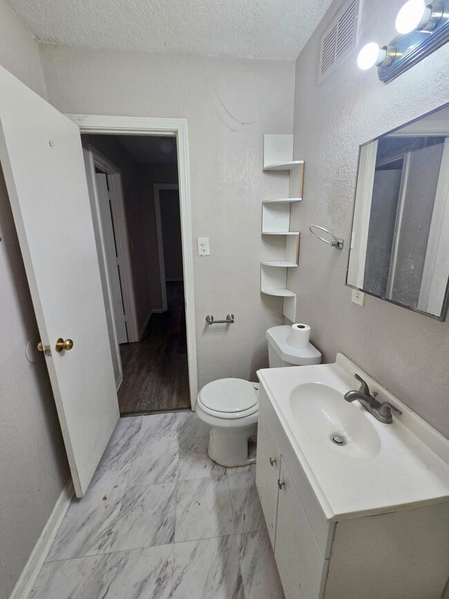 Building Photo - 7317 Agnes Ave