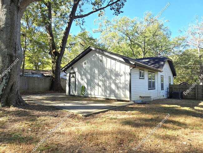 Building Photo - 2354 Burroughs Ave SE