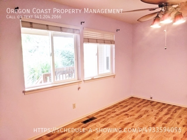 Building Photo - 1115 Walking Wood