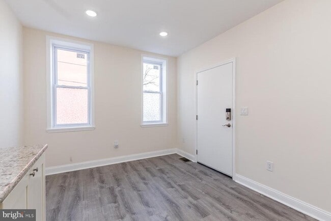 Building Photo - 537 N 33rd St