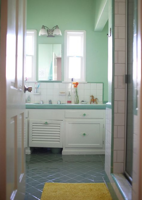 Stylish Art Deco Bath - 839 N Alfred St