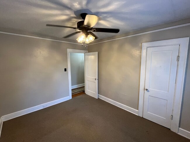 Building Photo - Charming 2-bedroom, 1-bathroom house