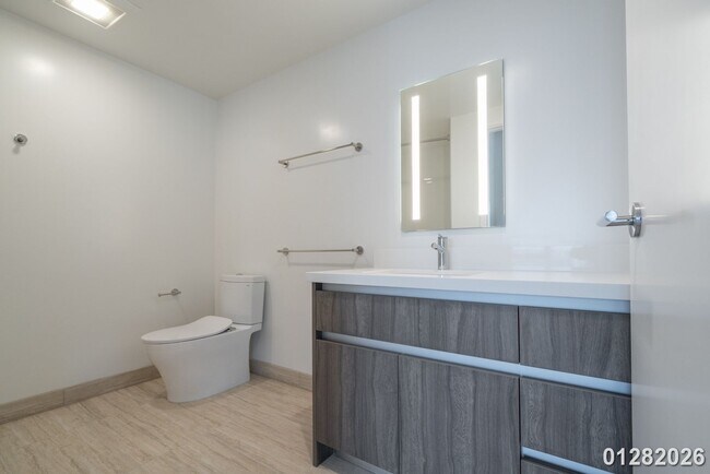 Building Photo - $3555.00| 1BD/1BA/1PKG Condominium in The Park Ke'eaumoku Liona Tower