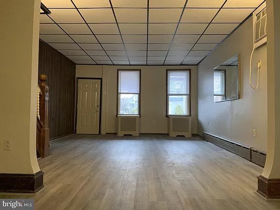 Building Photo - 439 Roxborough Avenue