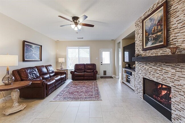 Building Photo - 3034 Glenthorpe Ln