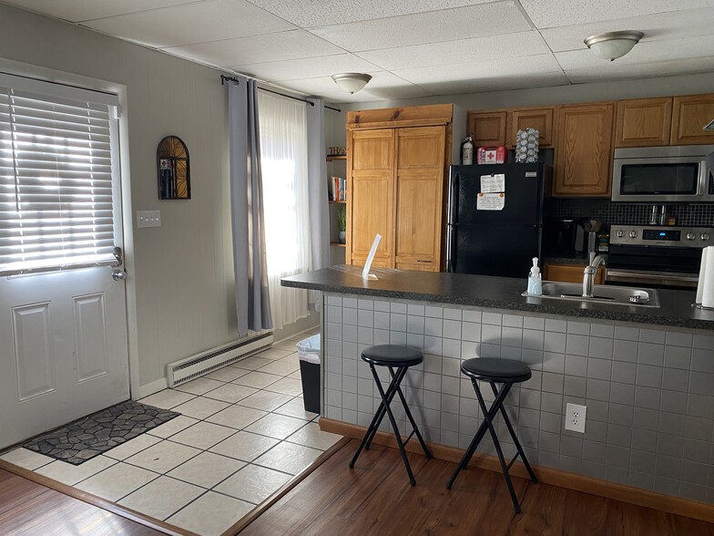 Building Photo - 454 Corona St