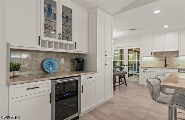 Building Photo - 2307 Queens Way