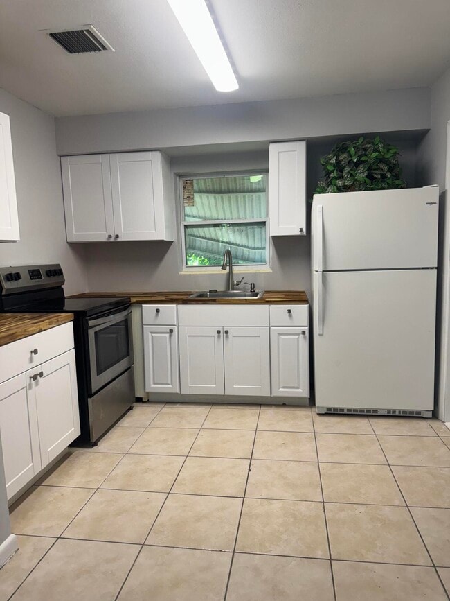 Primary Photo - 1507 Coronado Ave