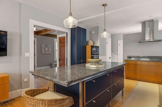 Building Photo - 115 Court St