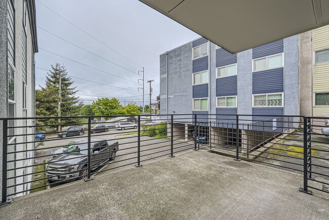 Building Photo - Spacious 1bed/1bath Apartment in West Seat...