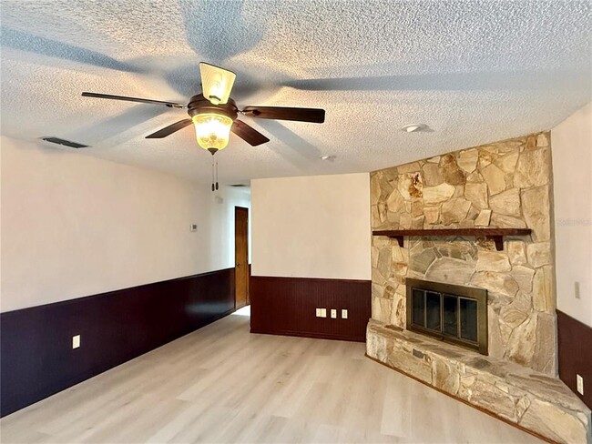 Building Photo - 2503 Woodhaven Ct