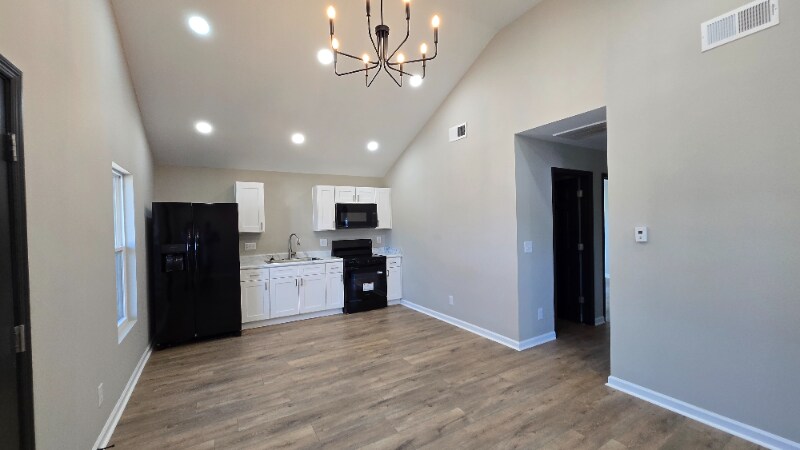 Building Photo - 804 Martin St