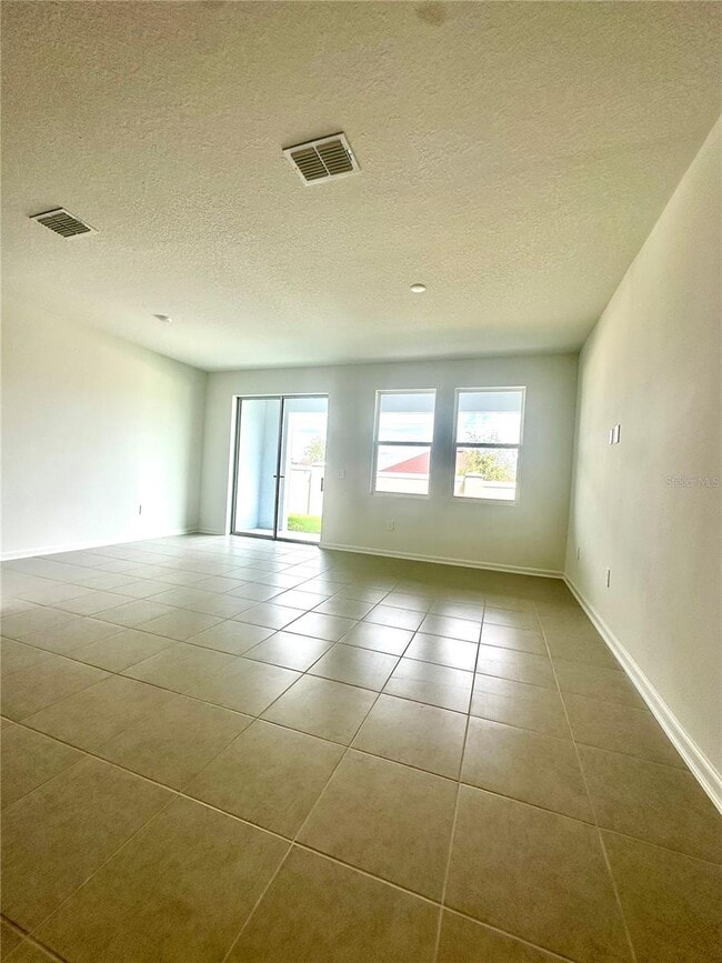 Building Photo - 355 Sol Vis Dr