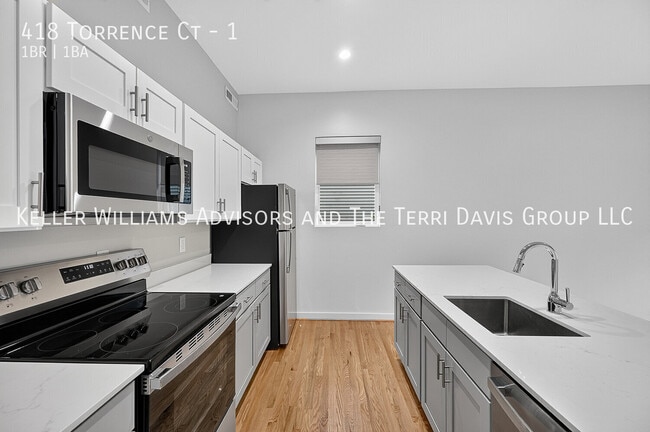 Building Photo - 418 Torrence Ct
