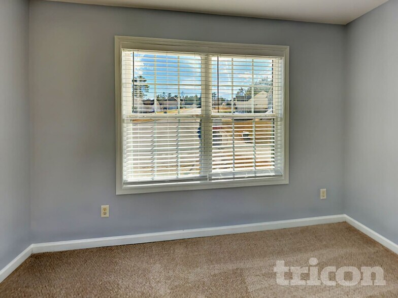 Building Photo - 117 Weatherford Way