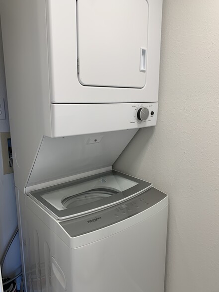 washer/dryer in unit - 3313 Wyndham Cir