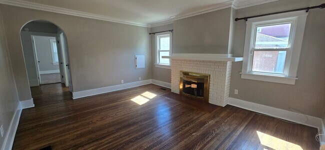 Building Photo - West End Home offering 3 Bedrooms, 1 bath!