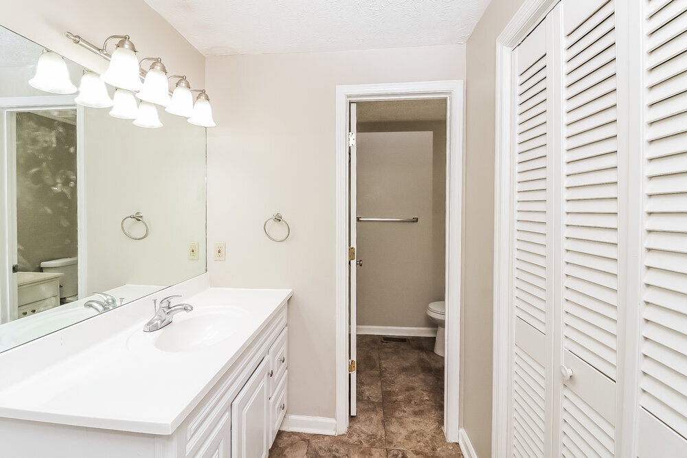 Building Photo - 4035 N Quail Dr