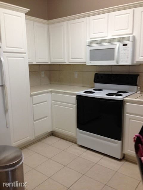 Building Photo - 3 br, 2 bath Condo - 5155 Etta St 2F Unit 2F