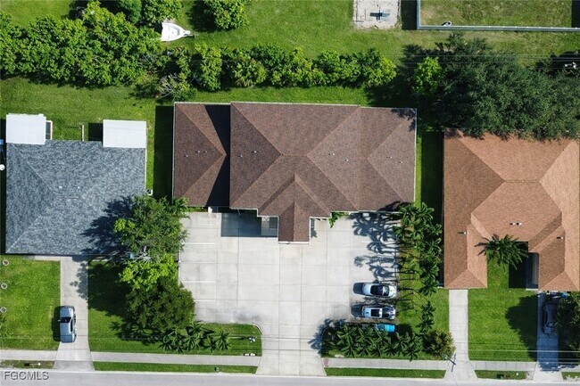 Building Photo - 4137 Skyline Blvd