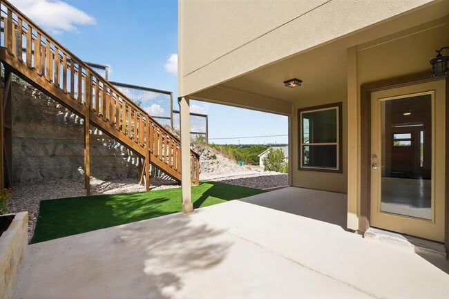 Building Photo - 10624 Lake Park Dr