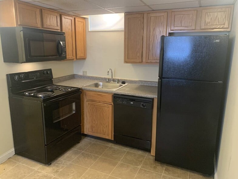 Building Photo - 266 Chestnut Hill Ave