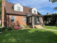 Building Photo - 2 Dogwood Ln