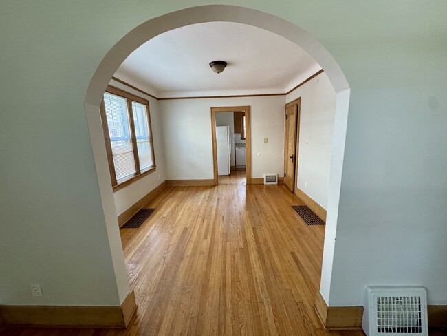 Building Photo - 333 Orange St