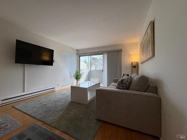 Building Photo - 900 Southampton Rd