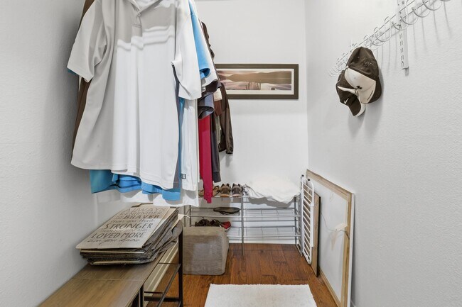 Building Photo - 403 Island Dr