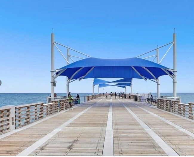 Building Photo - 305 N Pompano Beach Blvd