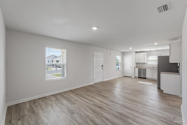 Building Photo - 6222 June Bug Dr