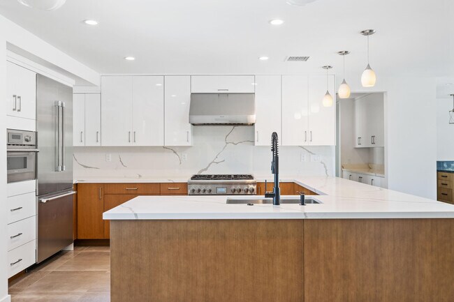 Building Photo - 73534 Silver Moon Trail