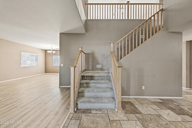 Building Photo - 1433 E Canyon Creek Dr
