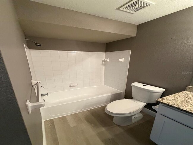 Building Photo - 13803 Fairway Island Dr