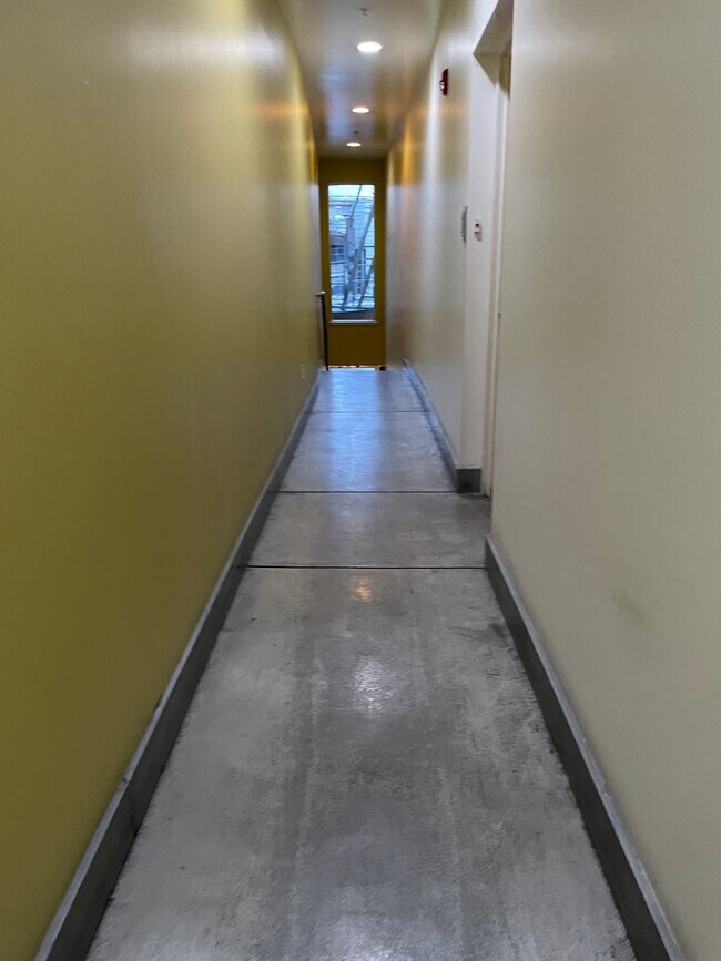Building Photo - Mariposa Street 1020