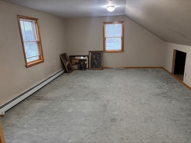 Building Photo - Hinckley Rd