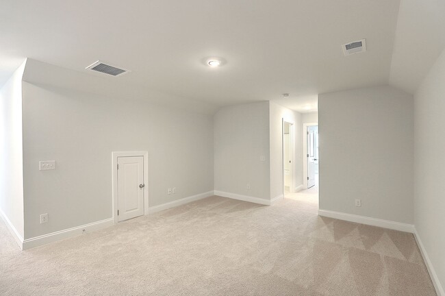 Building Photo - Cane Bay home available!