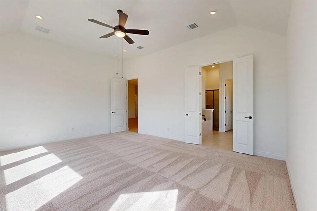 Building Photo - 1208 White Daisy Ln