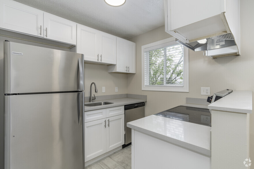 2BR, 1BA - 850SF Kitchen - Fairfield Park Apartments