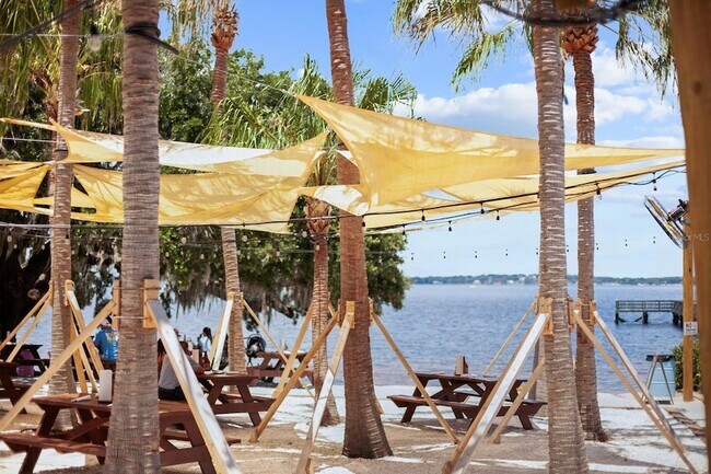 Building Photo - 951 Vineyard Rdg Rd