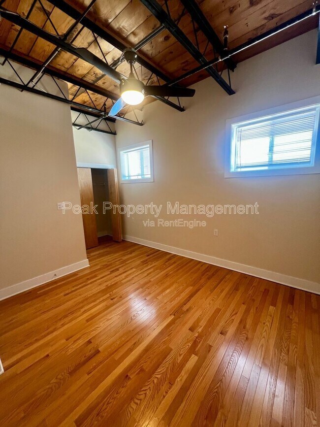 Building Photo - 2709 W Broad St