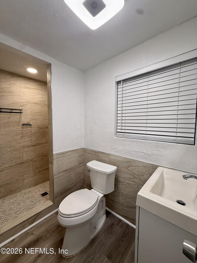 Building Photo - 9554 Ridge Blvd