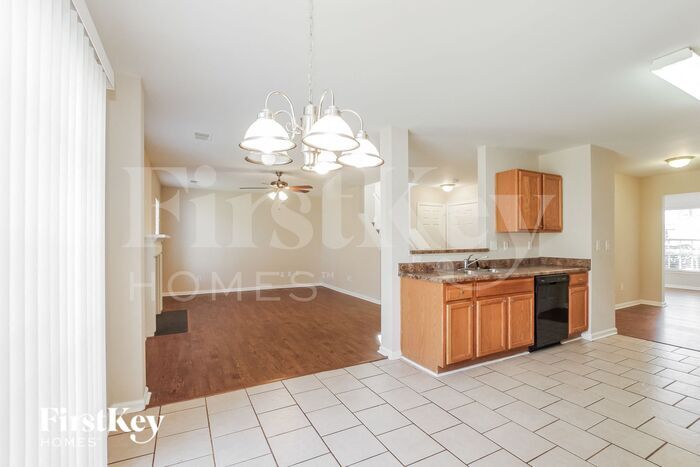 Building Photo - 216 Winding Canyon Dr