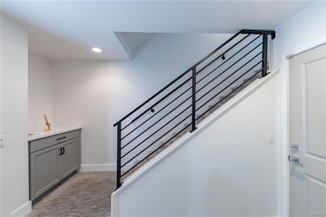 Building Photo - 10736 Bloomfield St