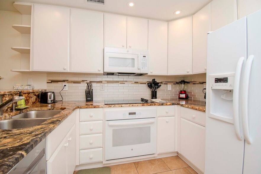 Building Photo - 29147 Bay Hollow Dr
